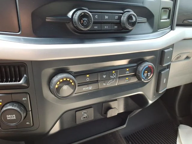 Used 2023 White Ford XLT image 21
