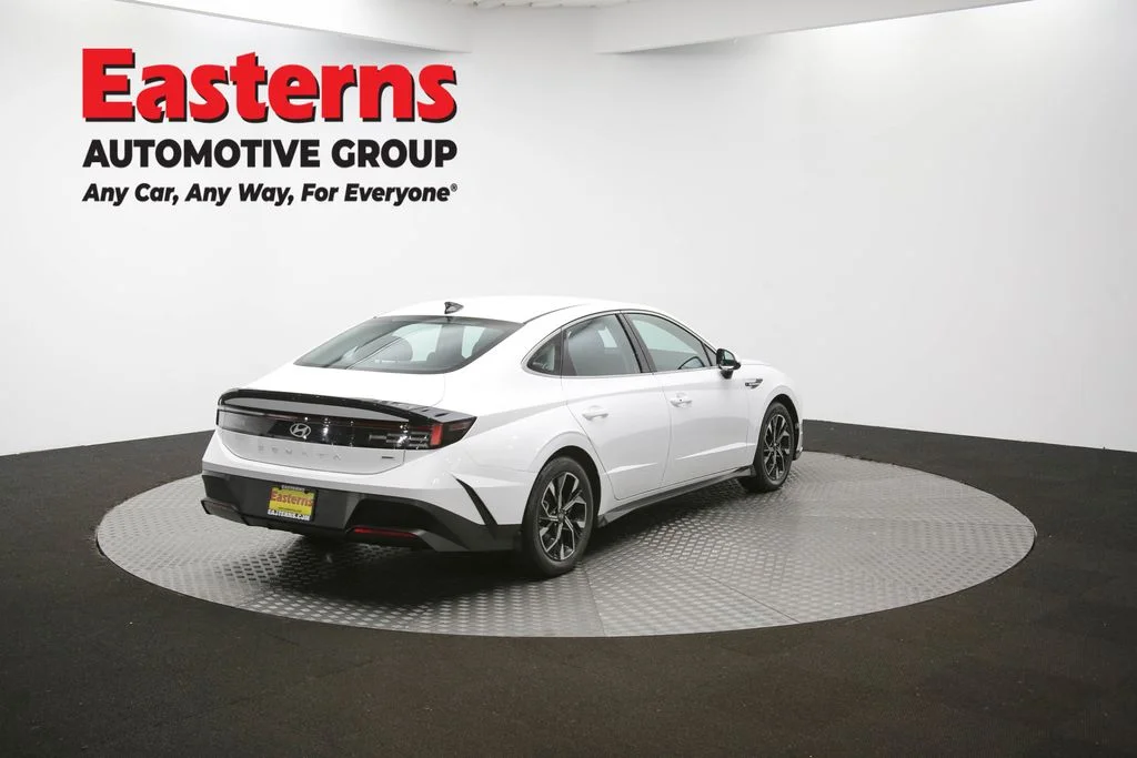 Used 2024 White Hyundai SEL image 40