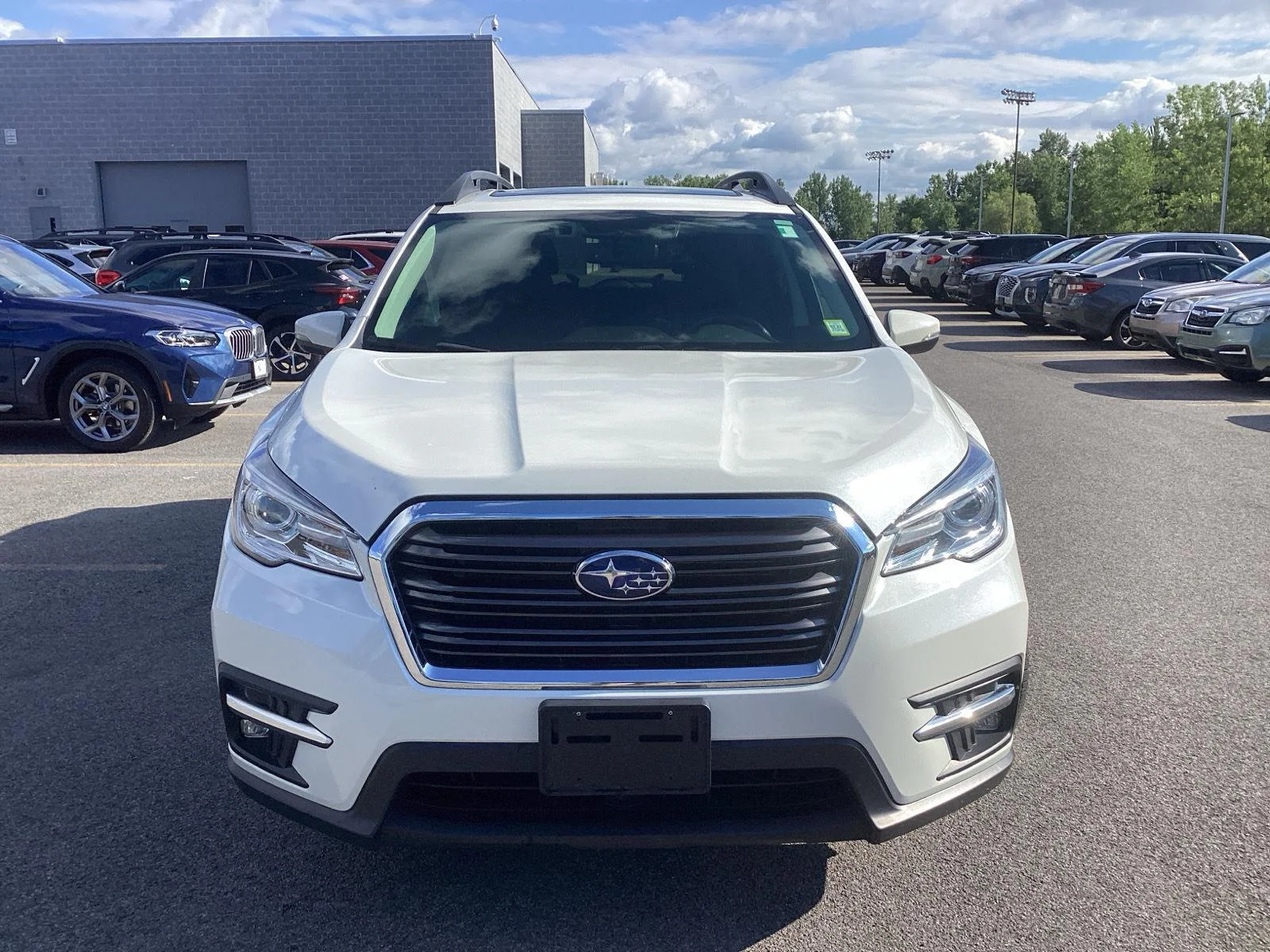 Used 2022 Crystal White Pearl Subaru Limited image 2