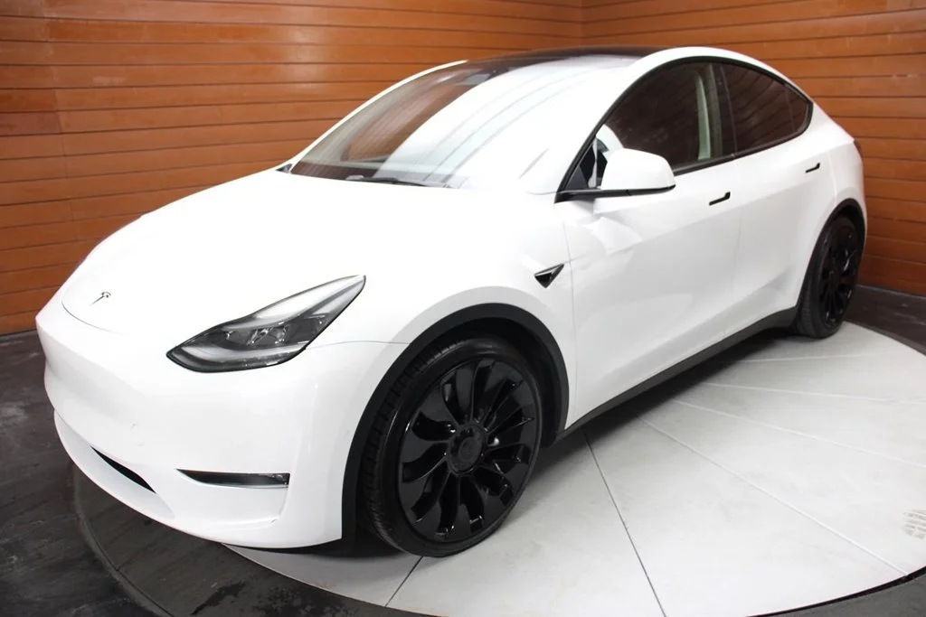 Used 2022 Pearl White Multi-Coat Tesla Performance image 21