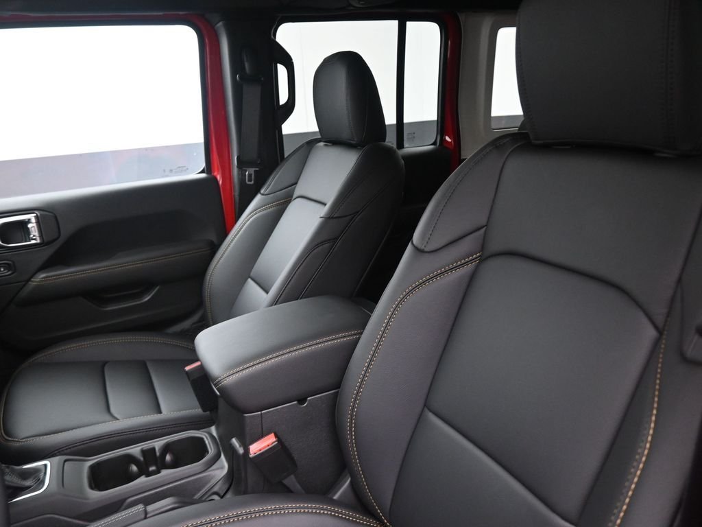 New 2025 Firecracker Red Clear-Coat Exterior Paint Jeep Sahara image 9