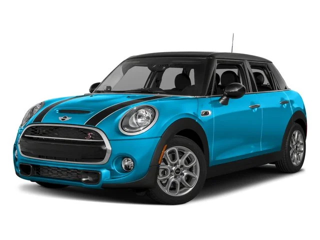 Used 2018 Volcanic Orange MINI  image 1