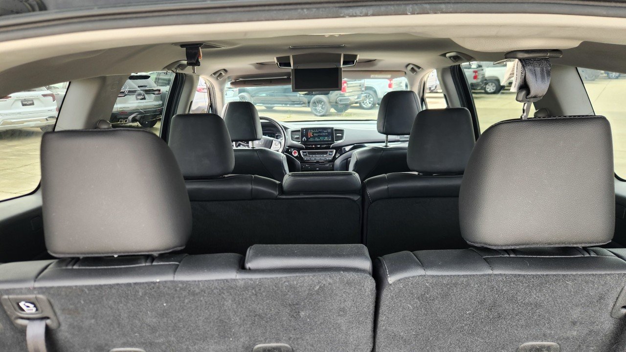 Used 2020 Black Honda Touring 8-Passenger image 10
