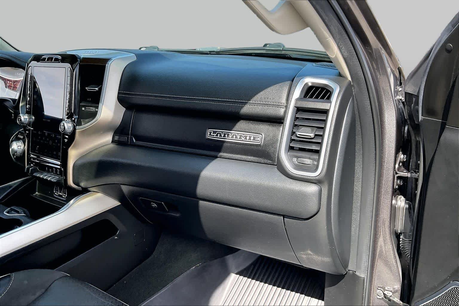 Used 2022 Granite Crystal Metallic Clearcoat Ram Laramie image 19
