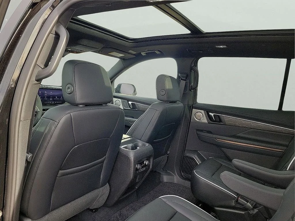 2026 Buick Enclave Avenir - Photo 12