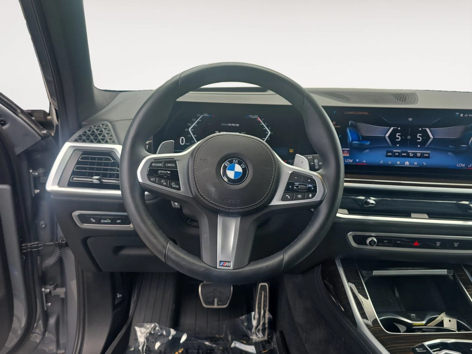 Used 2024 Skyscraper Grey Metallic BMW xDrive40i image 13