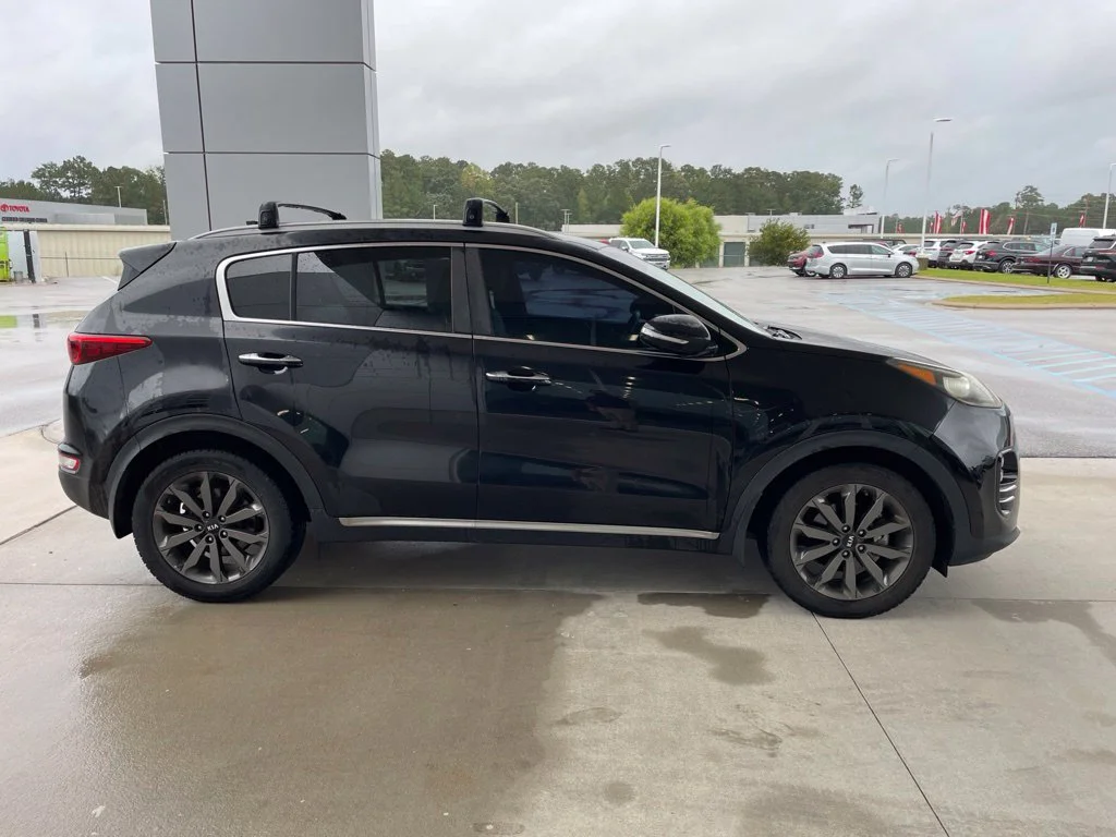 Used 2018 Red Kia EX image 3