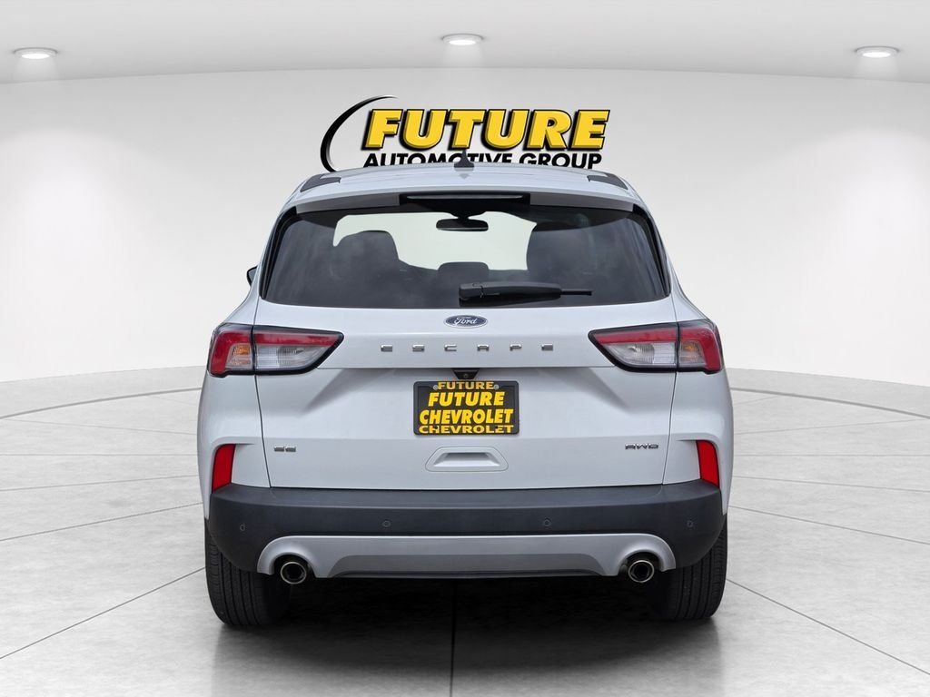 Used 2022 White Ford SE image 5