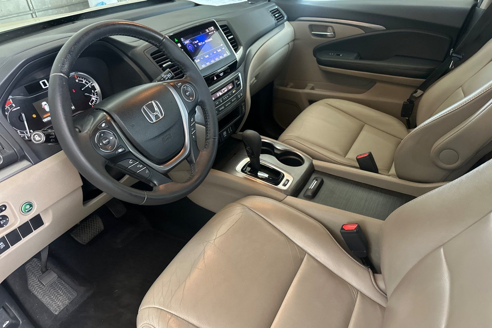 Used 2016 White Honda EX-L image 10