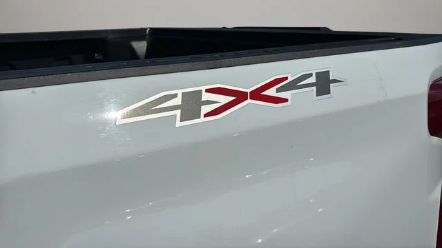 Used 2025 Summit White Chevrolet LT image 37