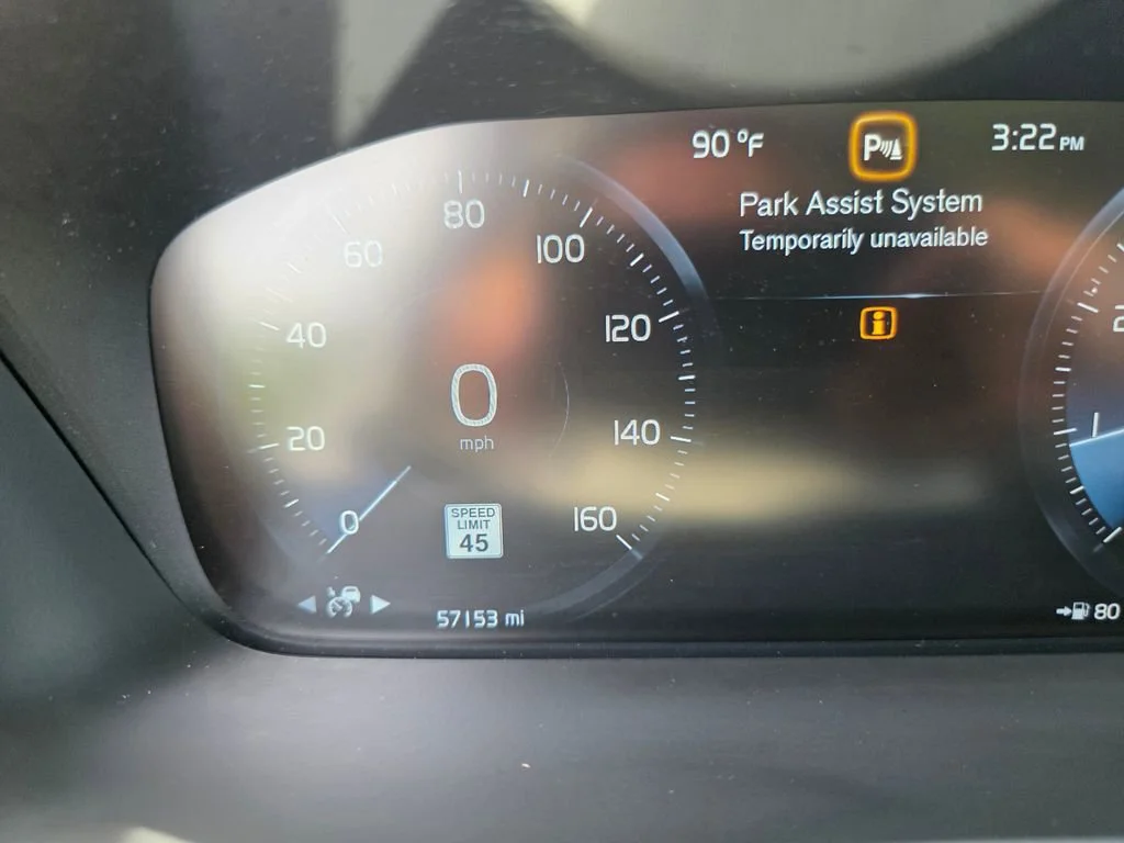 Used 2020 White Volvo T5 Momentum 7 Passenger image 22