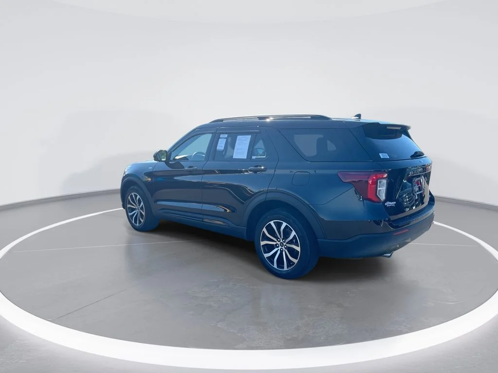 Used 2022 Black Ford ST-Line image 6