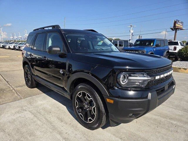 Used 2026 Shadow Black Ford Outer Banks image 7