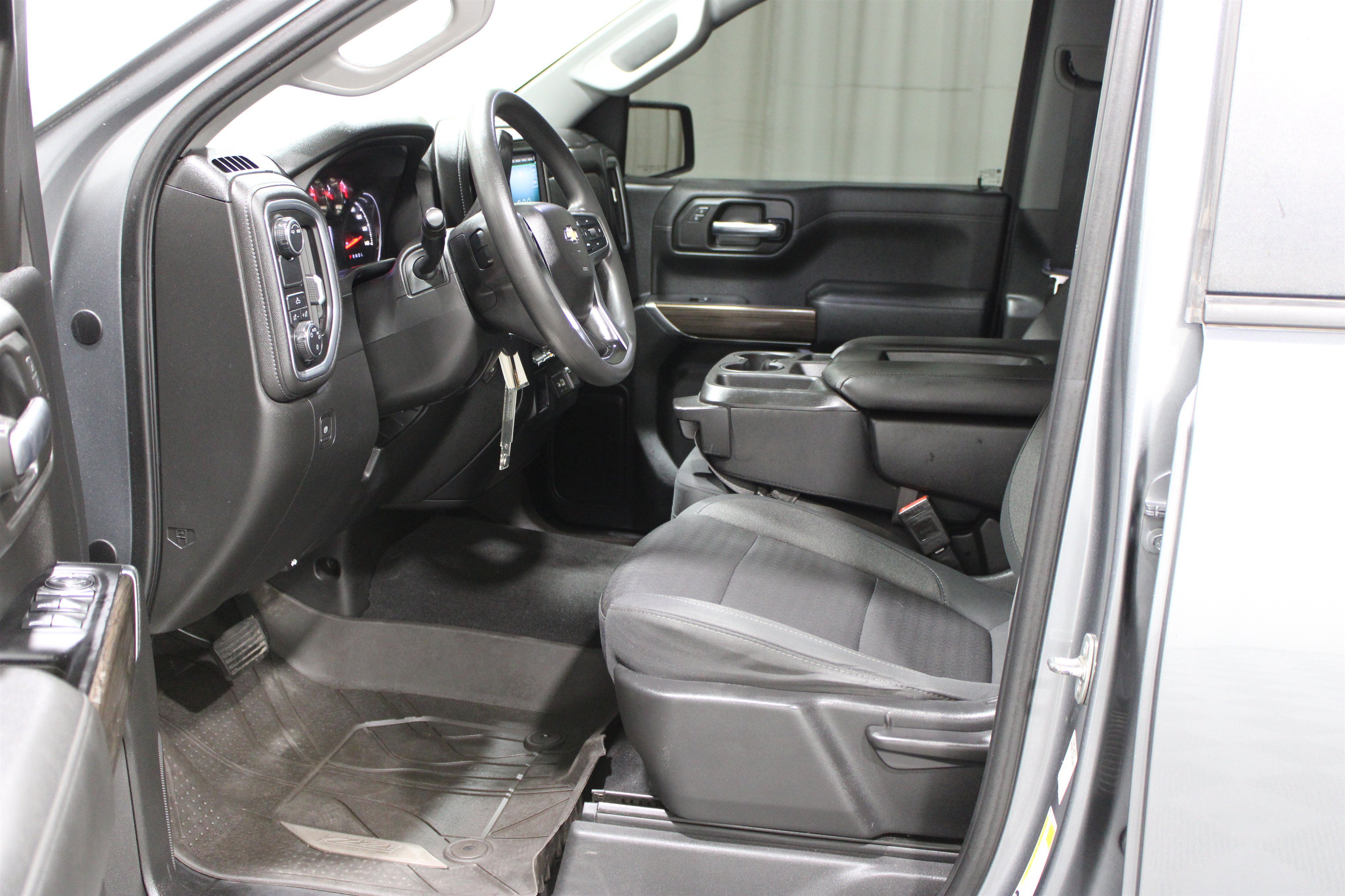 Used 2020 Satin Steel Metallic Chevrolet LT image 3