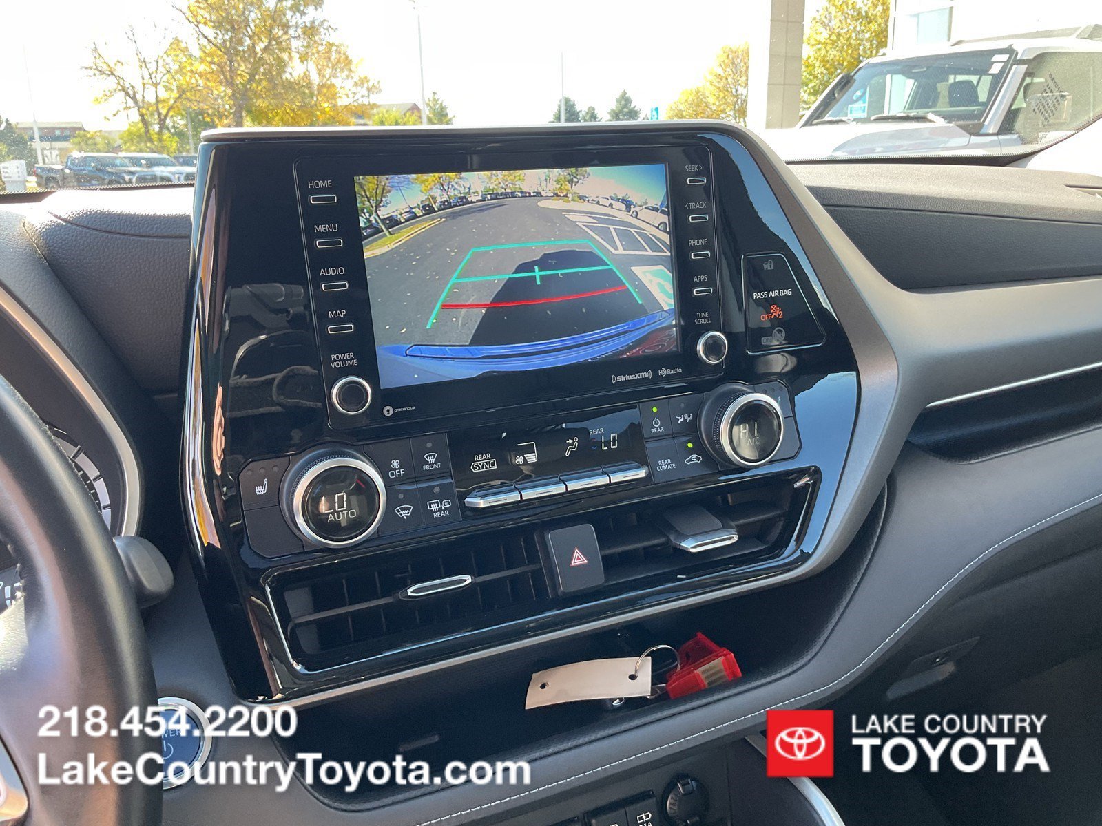 Used 2020 Blizzard Pearl Toyota XLE image 29