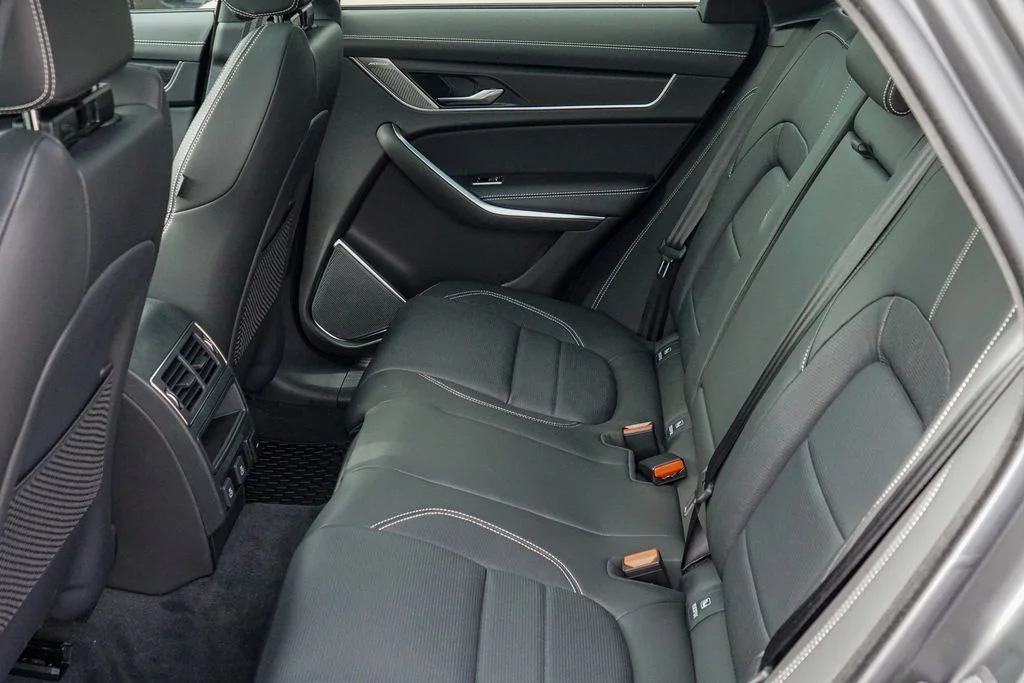 2026 Jaguar F-Pace R-Dynamic S - Photo 27