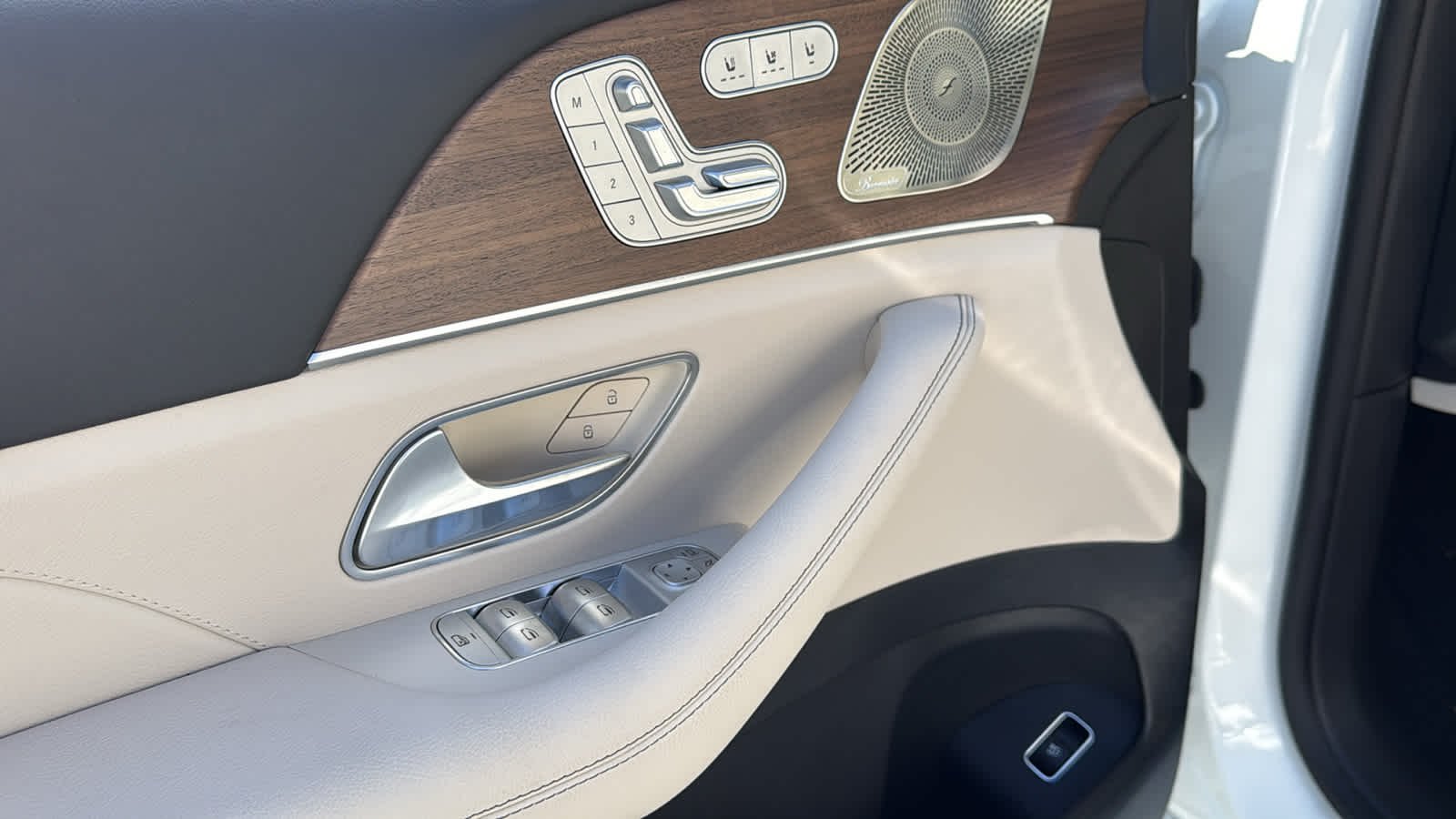 New 2026 Polar White Mercedes-Benz GLE 580 image 17