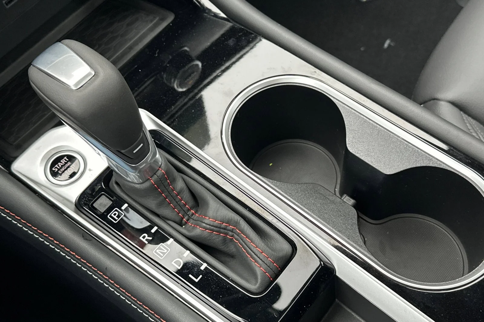 2025 Nissan Altima SR - Photo 20