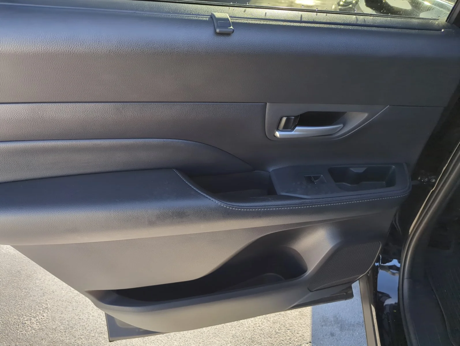 Used 2025 Midnight Black Metallic Toyota XLE image 10