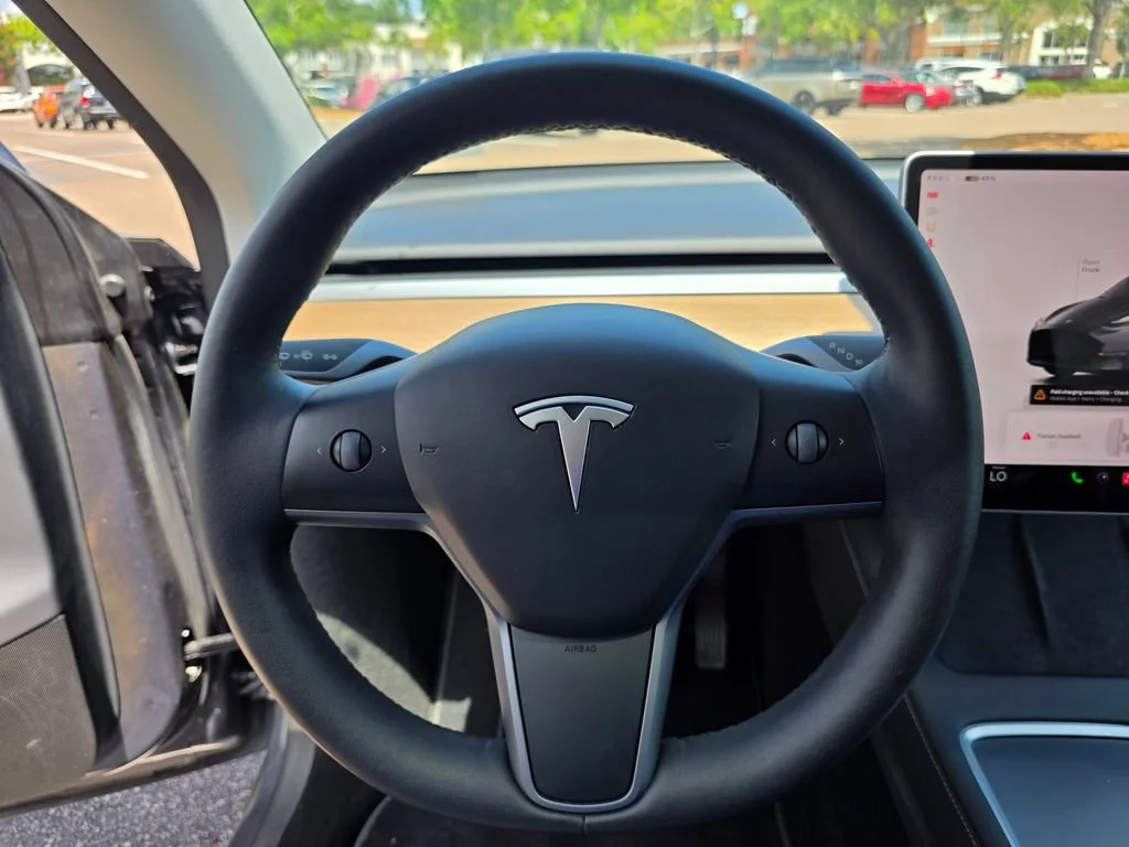 Used 2023  Tesla Long Range image 22