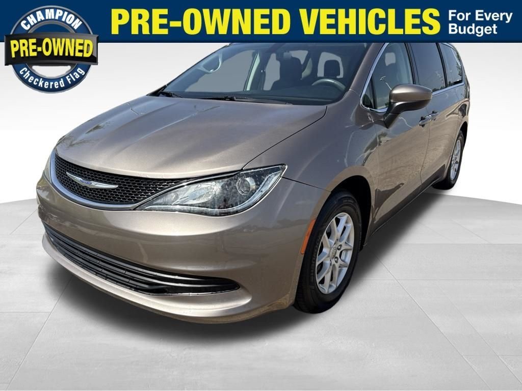 2018 Chrysler Pacifica LX's photo