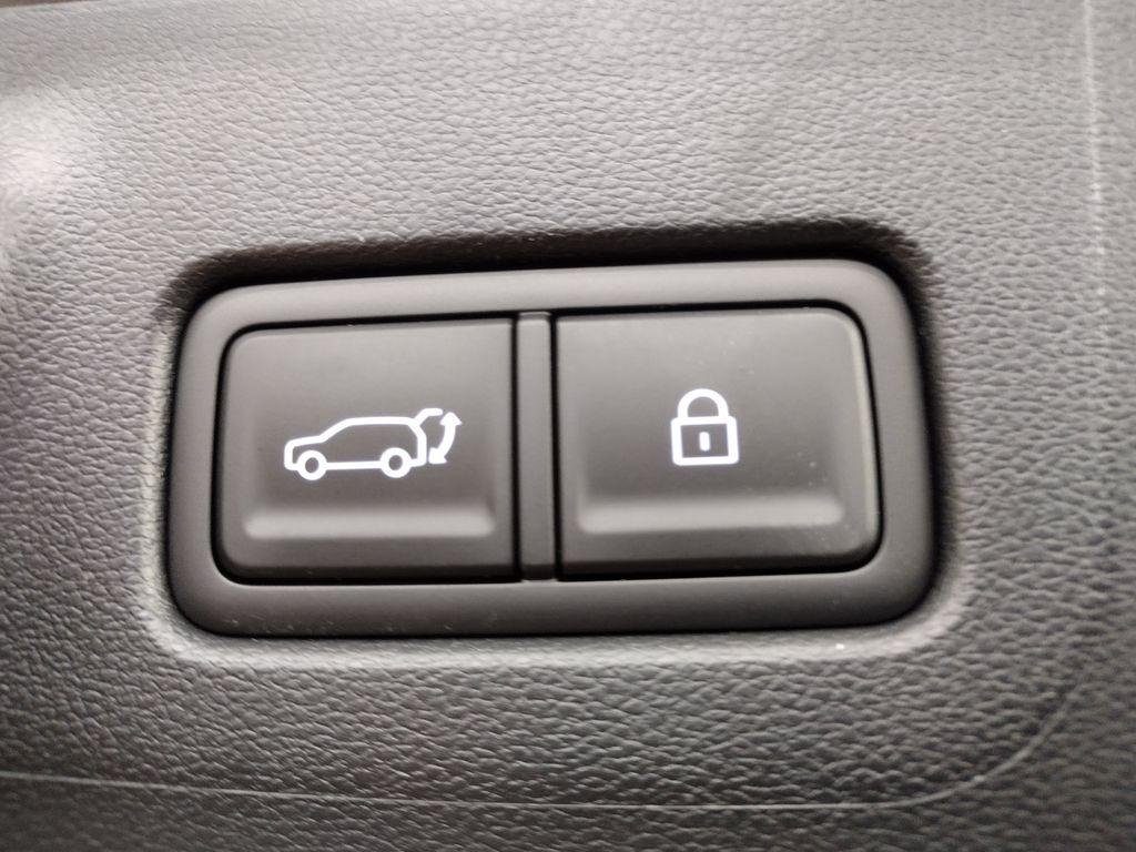 New 2026 Gray Hyundai SE image 19