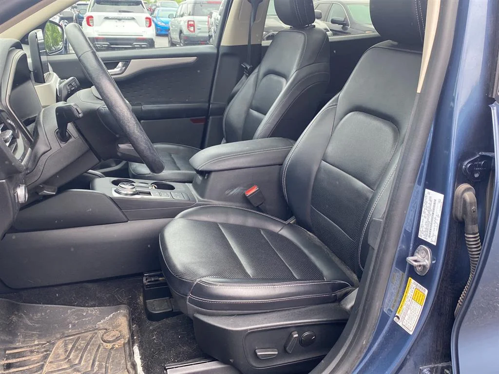 Used 2020 Blue Ford SEL image 2