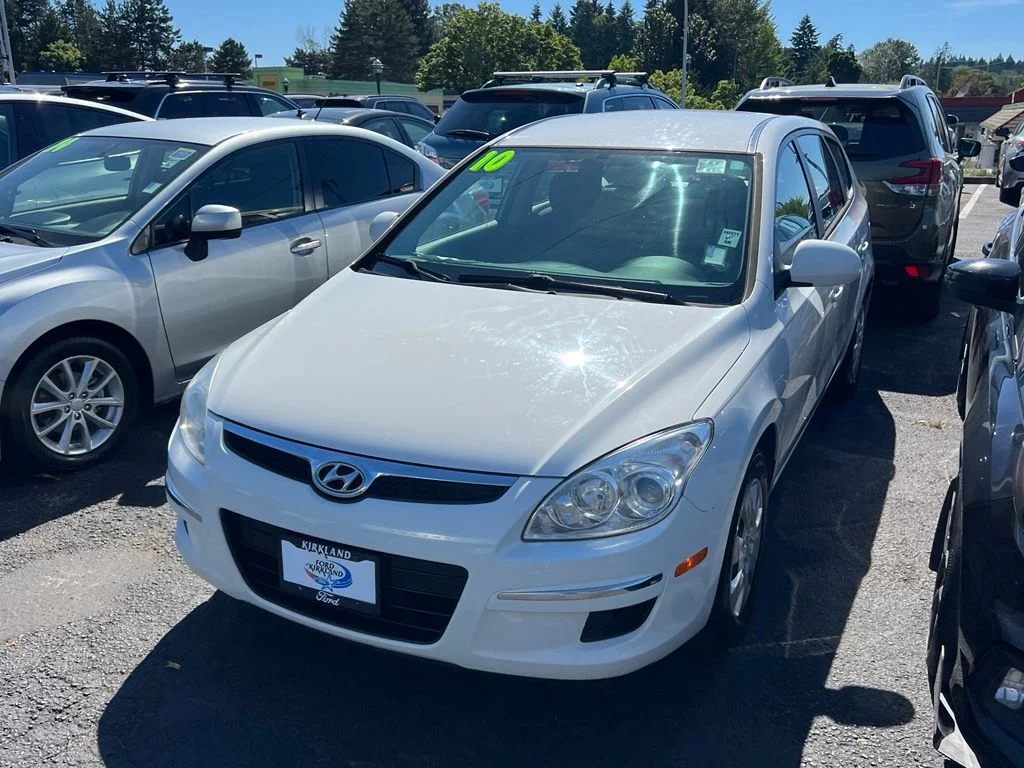 Used 2010 Polar White Hyundai GLS image 4