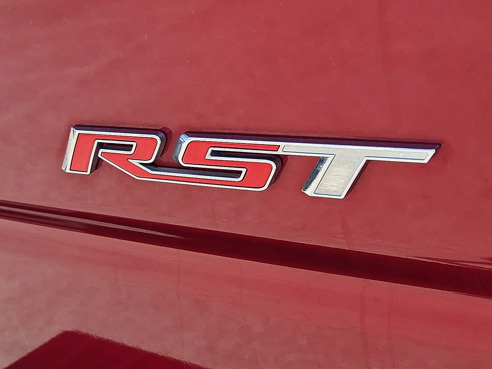 Used 2023 Radiant Red Tintcoat Chevrolet RST image 8