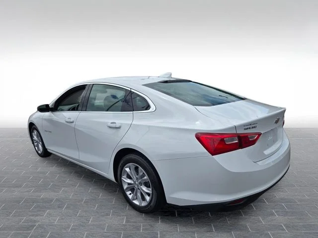 Used 2023 White Chevrolet LT image 5