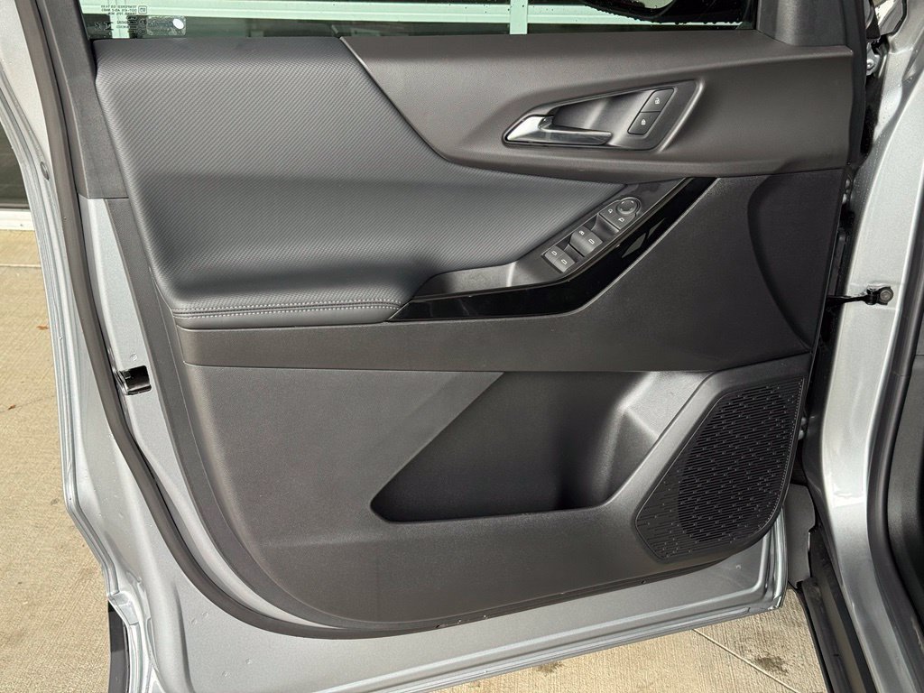 2027 Chevrolet Equinox LT - Photo 21