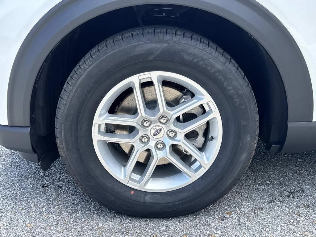 New 2026 Star White Metallic Tri-Coat Ford Active image 3