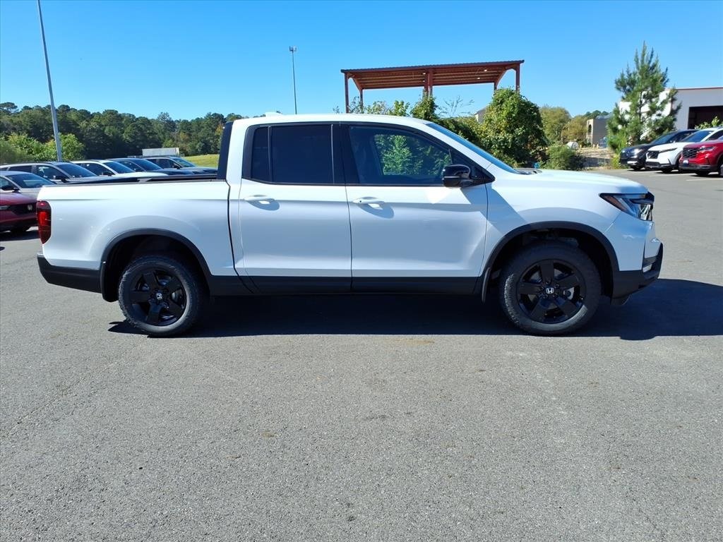 2026 Honda Ridgeline Black Edition photo 2