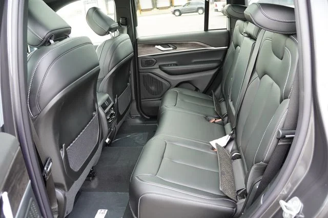 New 2026 Baltic Gray Metallic Clearcoat Jeep Limited image 11