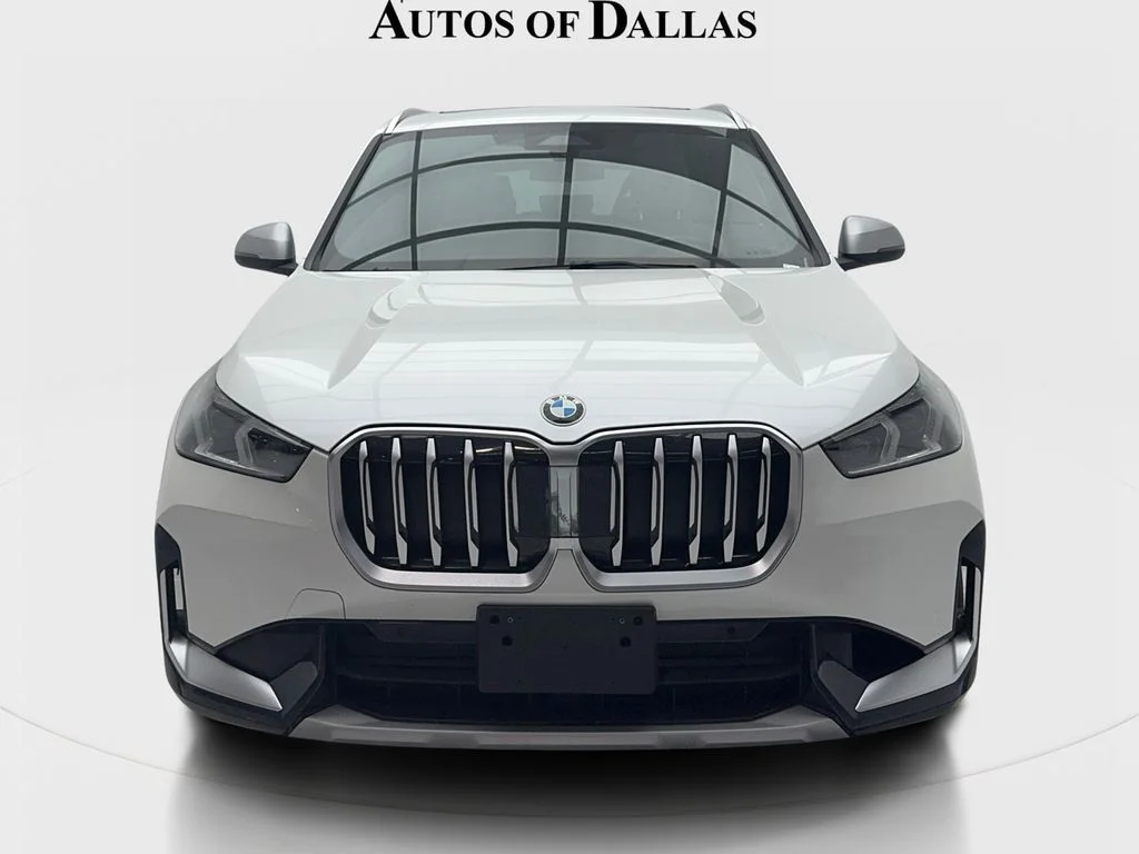 Used 2024 White BMW xDrive28i image 3