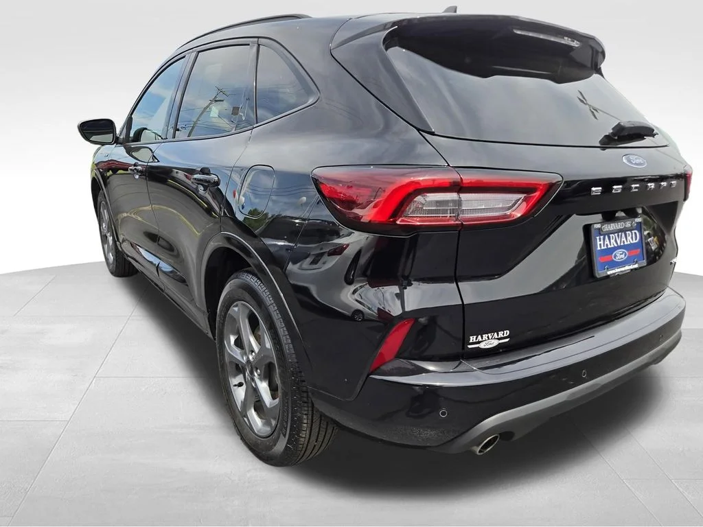 Used 2023 Agate Black Metallic Ford ST-Line image 6