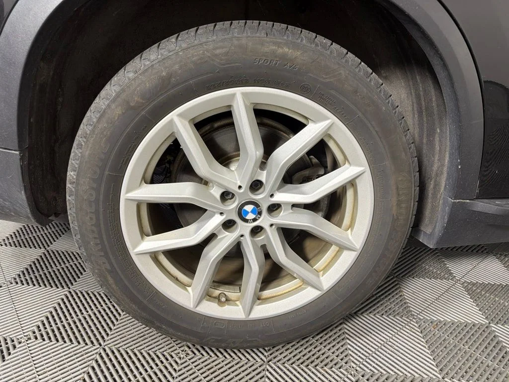 Used 2019 Black Sapphire Metallic BMW xDrive40i image 12