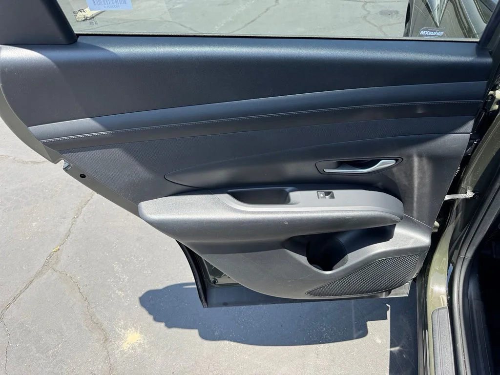 Used 2025 Green Hyundai SEL image 29