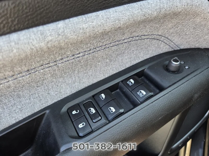 Used 2024 Baltic Gray Metallic Clearcoat JEEP LATITUDE 4X4 image 30