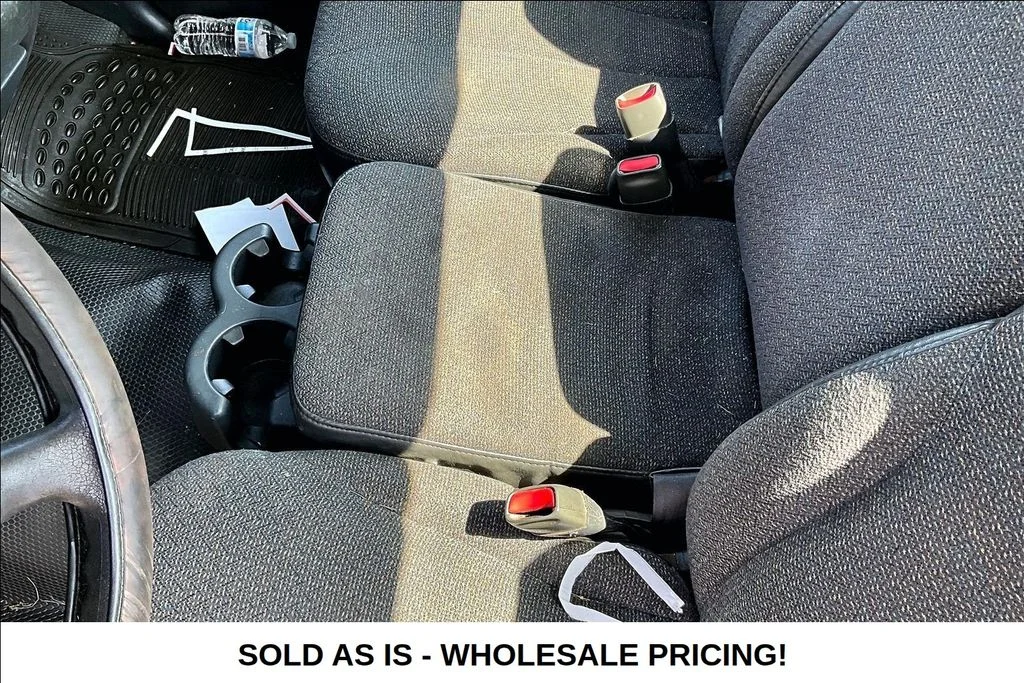 Used 2002 White Chevrolet Base image 18