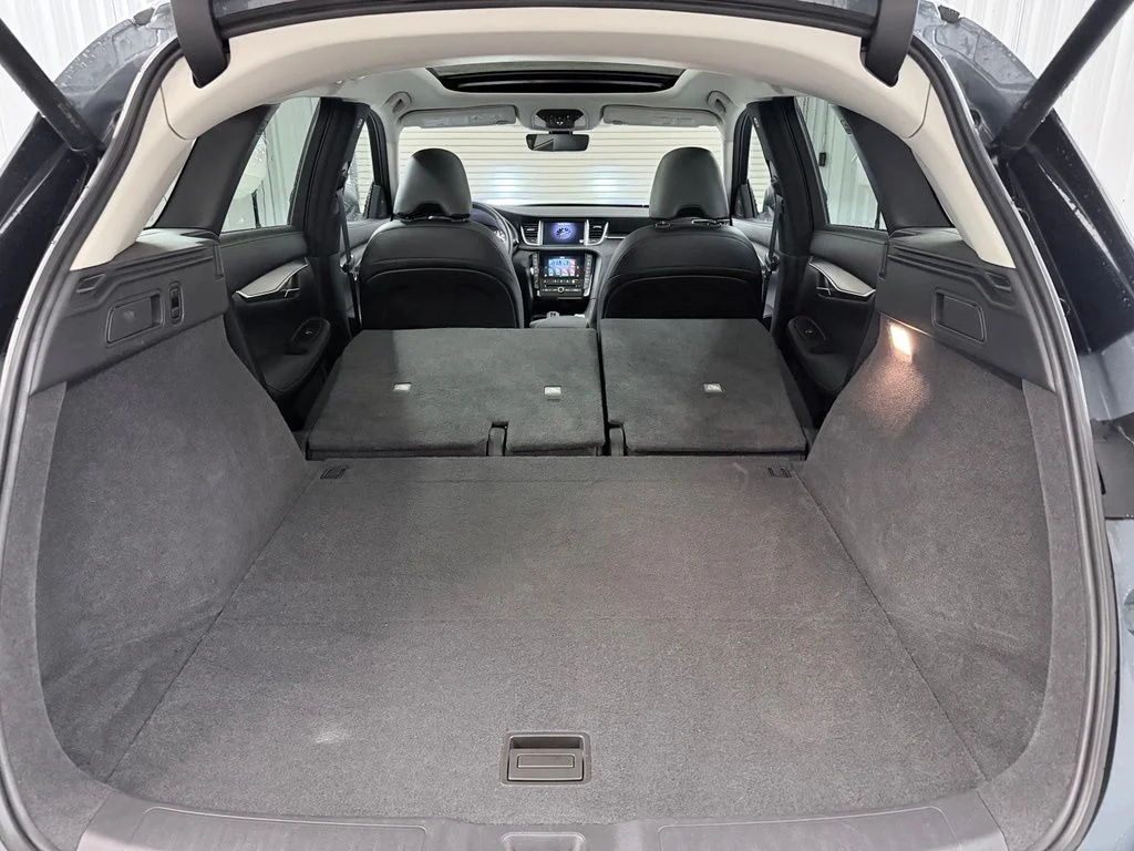 Certified Used 2023 Gray INFINITI LUXE image 33