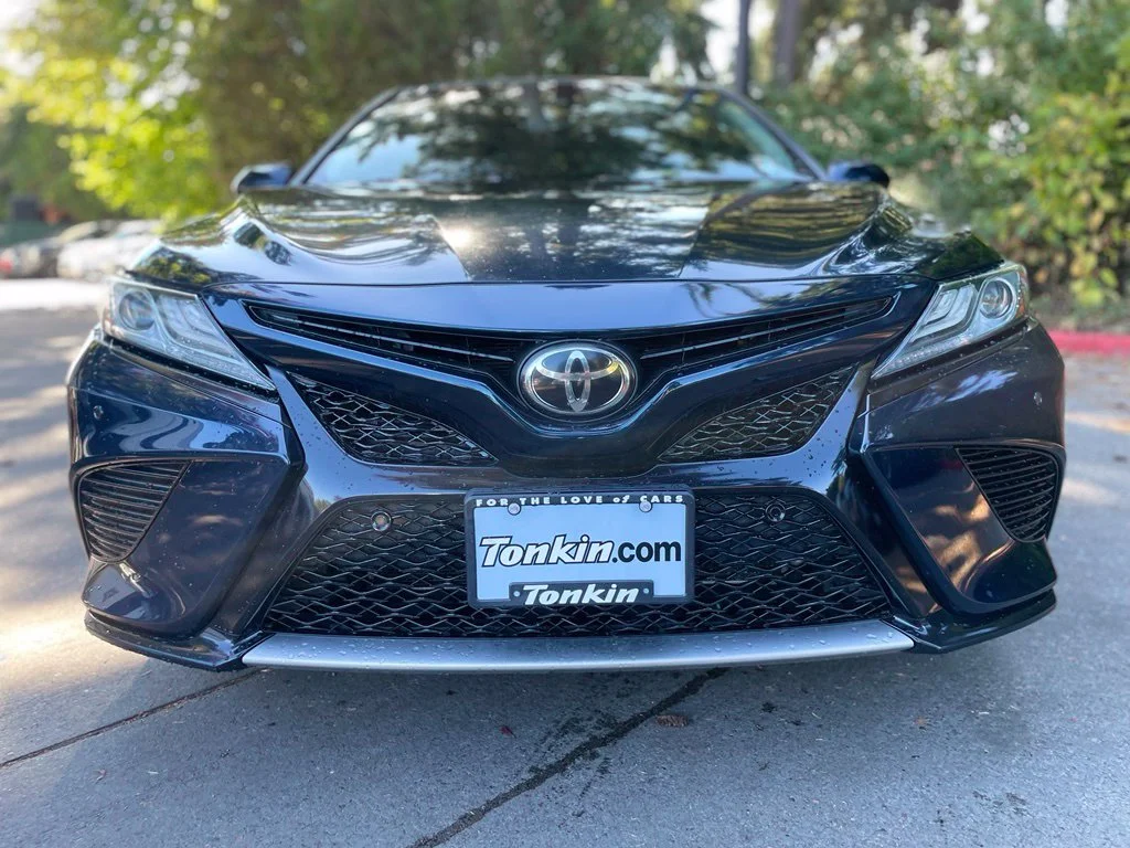 Used 2018 Aqua Toyota XSE V6 image 9