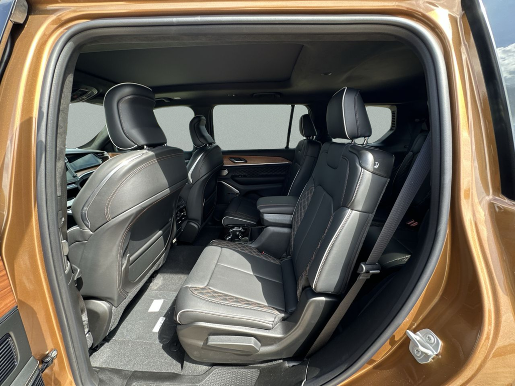 New 2026 Copper Shino Metallic Clear-Coat Exterior Paint Jeep Summit image 26