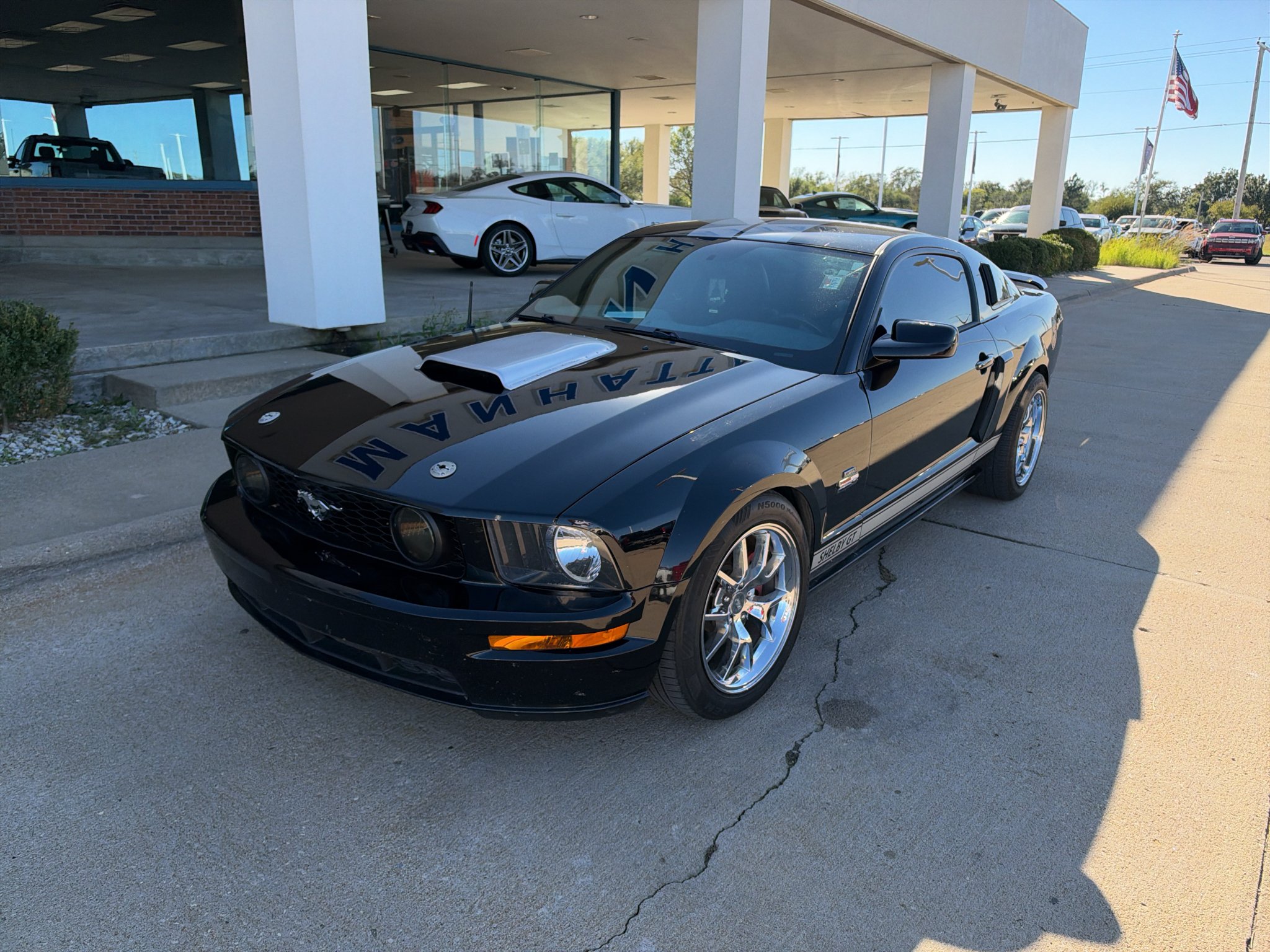 Used 2007 Black Clearcoat Ford GT Premium image 2