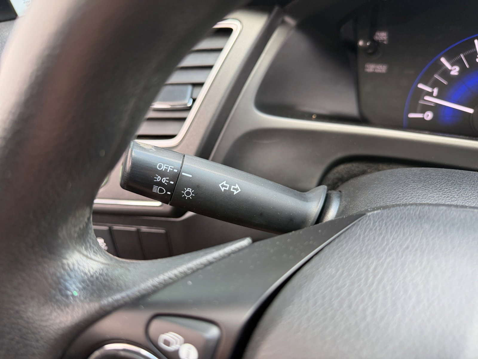 Used 2015 Modern Steel Metallic Honda LX image 13