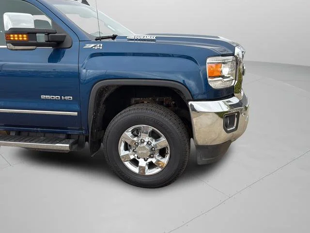 Used 2018 STONE BLUE METALLIC GMC SLT image 25