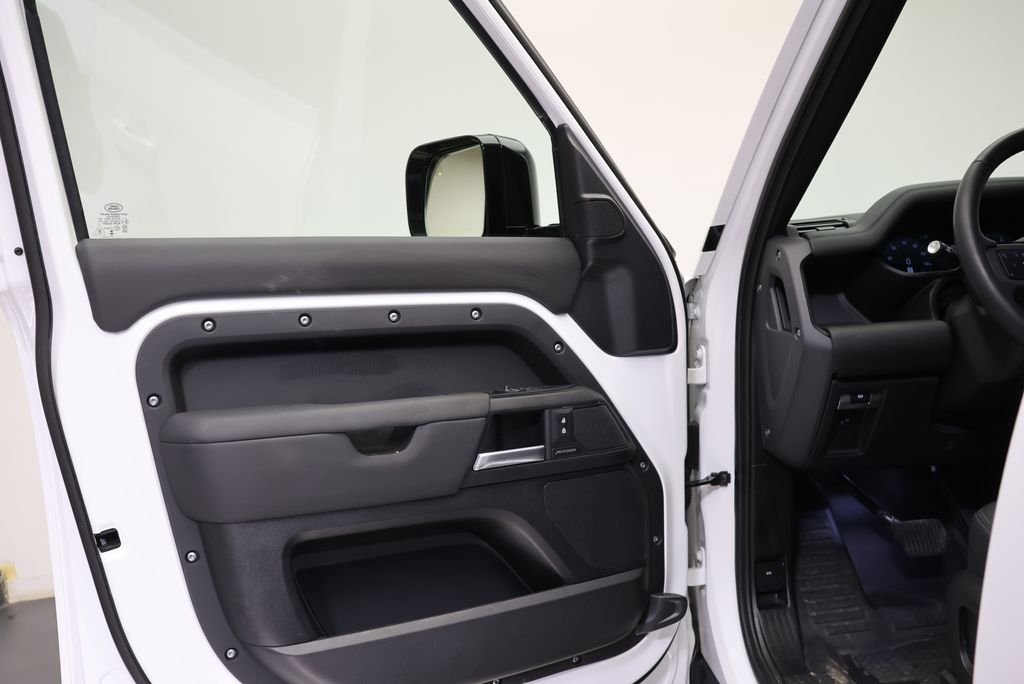 Used 2026 Fuji White Land Rover S image 26