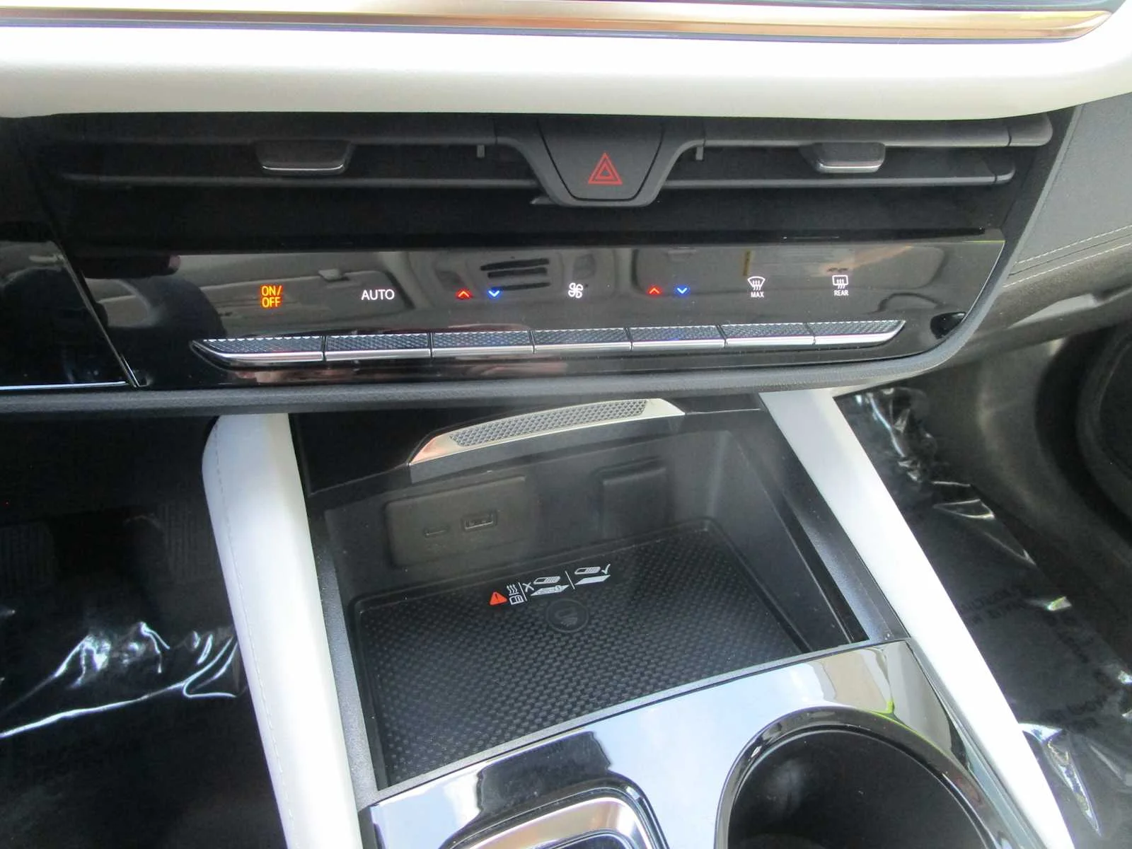 Certified Used 2025 Moonstone Gray Metallic Buick Avenir image 22