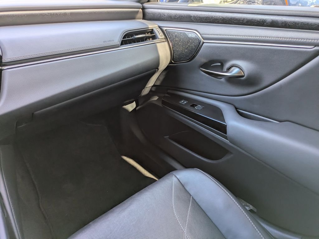 Used 2023 Silver Lexus 300h Luxury image 19