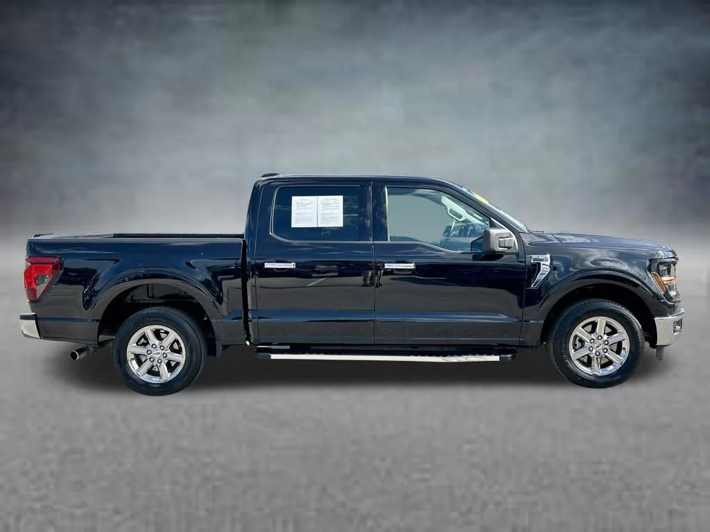 Used 2025 Black Ford XLT image 4